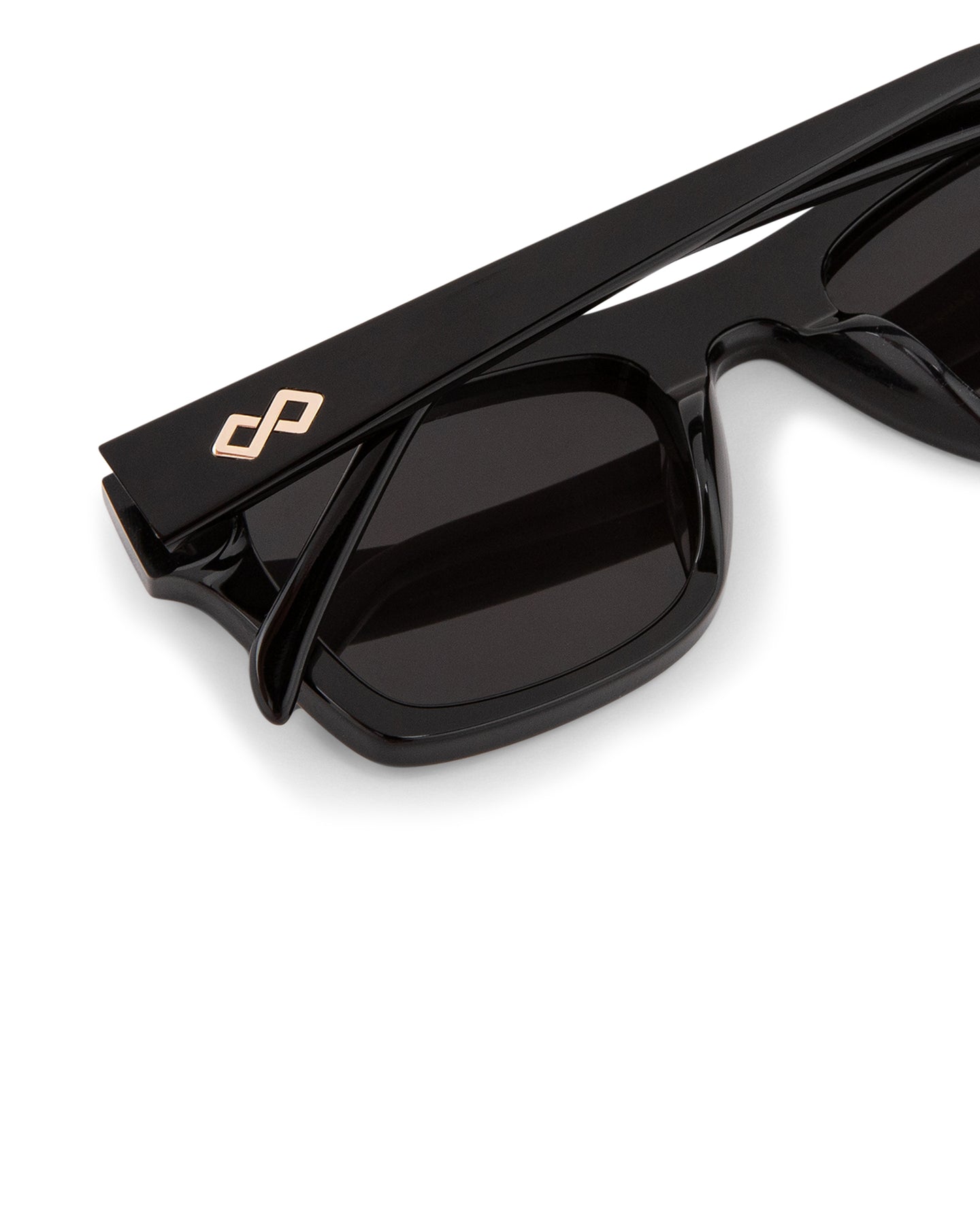 Get Women’s Sunglasses in Black Colour – Shop Online in USA, UK, Canada & United Arab Emirates